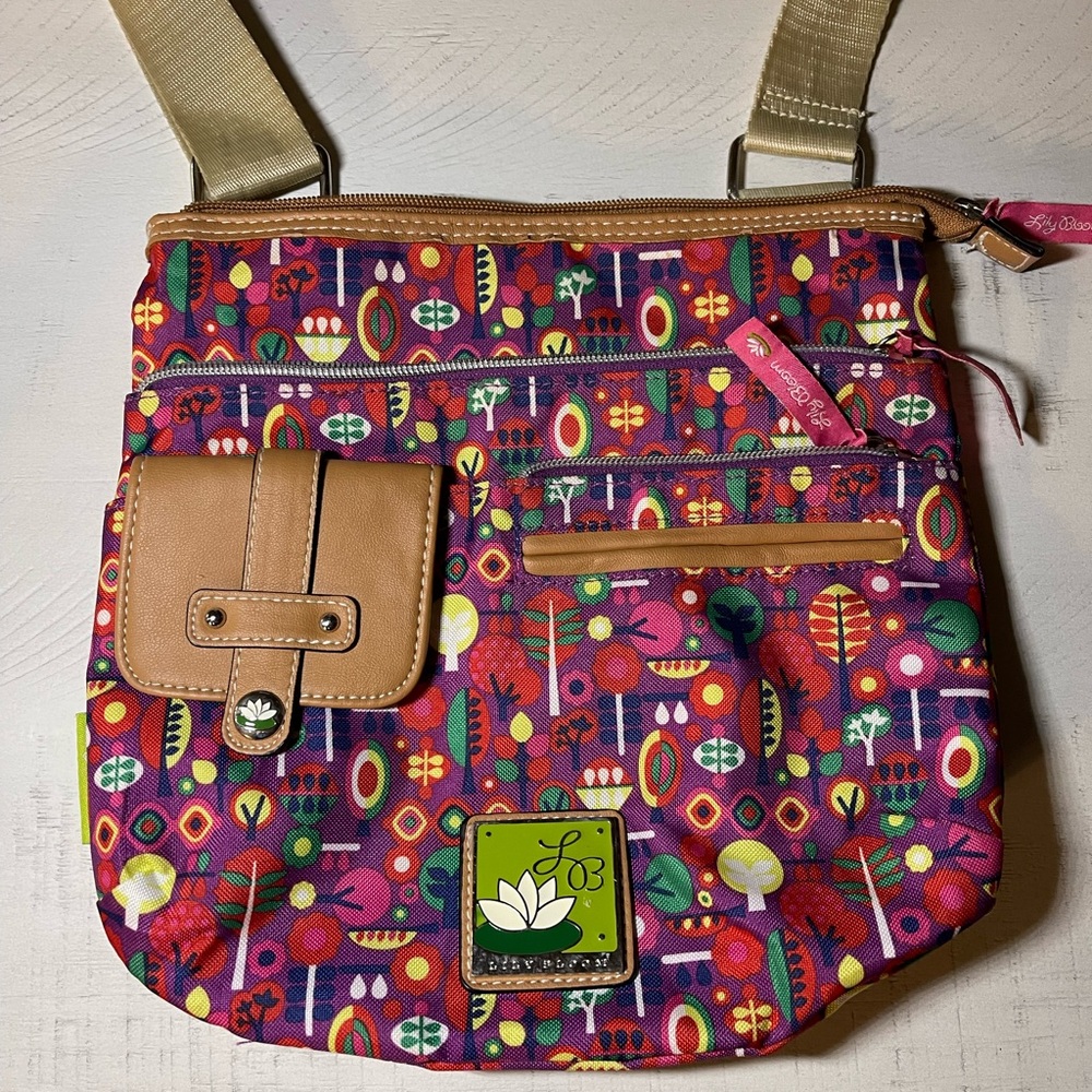 Lily Bloom Vibrant Colors Crossbody Bag W/Adjustable Strap and zip close. - Picture 4 of 12